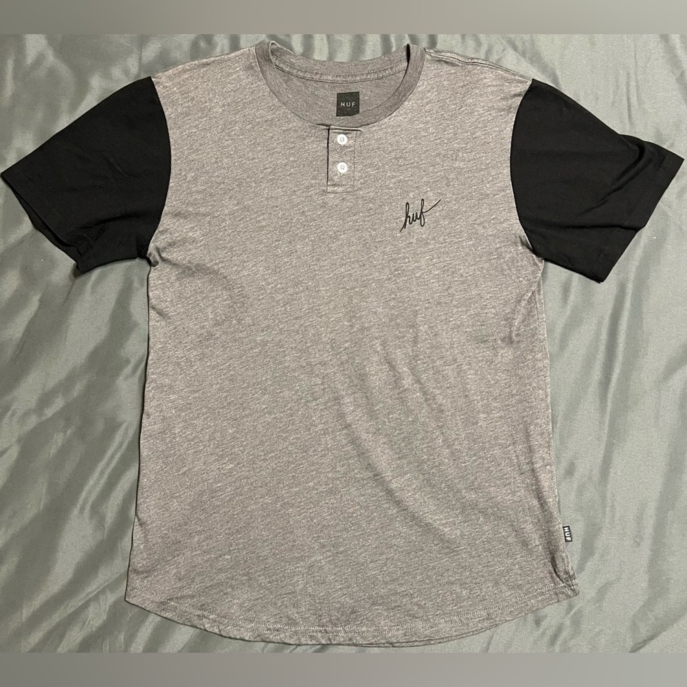 Men’s HUF Henley T-Shirt Size M